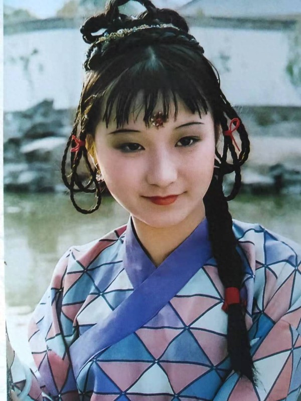 红楼梦：不甘心做丫环的芳官，为何选择出家？