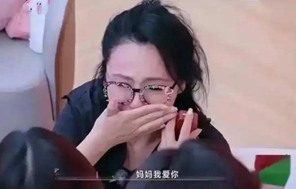 曹颖自曝患癌!她痛哭:恐时日无多,担心无法陪儿子长大