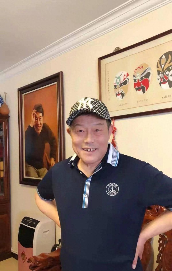 郭德纲,请杨威参加纲丝节演出,给高峰捧哏,并不是要跟杨议和解