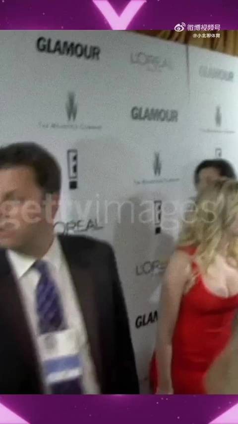 斯嘉丽约翰逊第一次走红毯惊艳世界