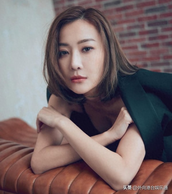 前港姐朱智贤吐槽保姆：工作时还想用手机，真想叫她回乡下