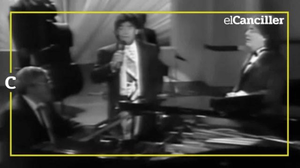 马拉多纳唱歌的天份也是不低的