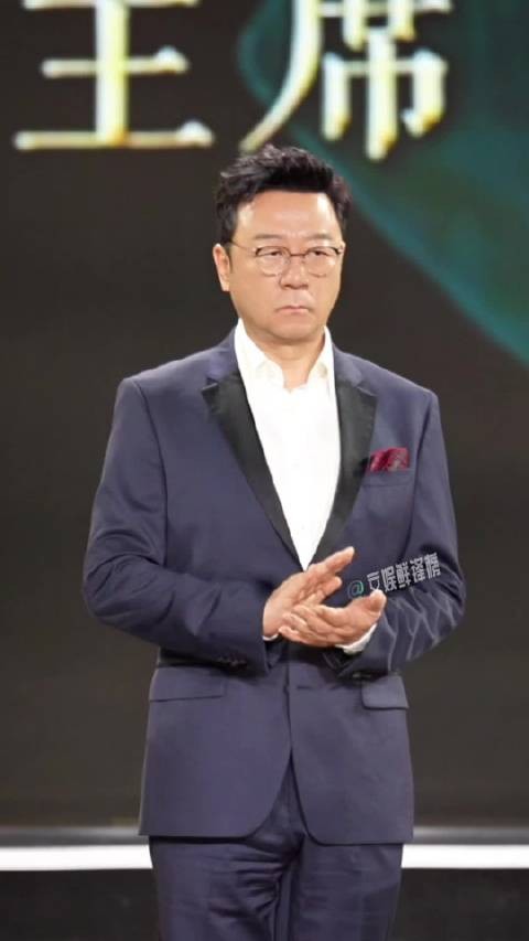 演员@郭涛 57岁状态!郭涛海南岛国际电影节文娱鲜锋榜