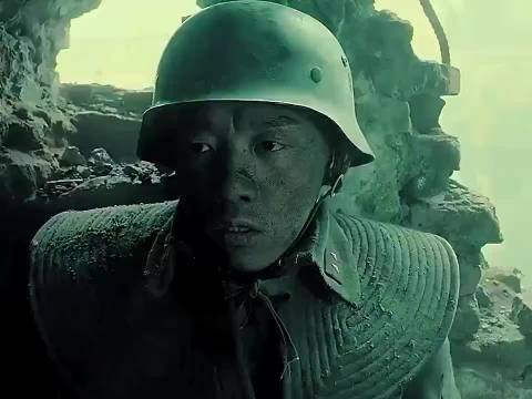 看一次泪目一次,《八佰》四行仓库保卫战,太惨烈了,向英雄致敬!