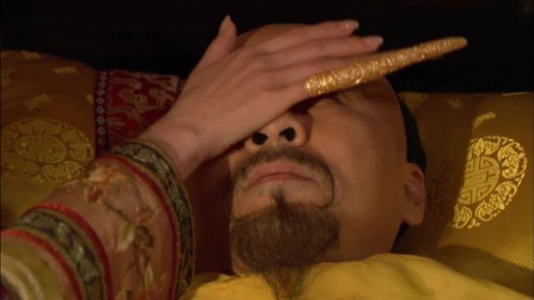 甄嬛痛陈杏花微雨旧事,雍正驾崩恨意终消散