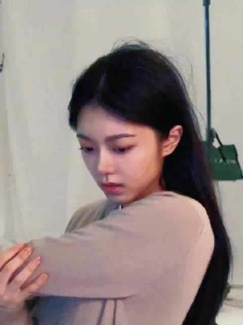 赵今麦最近的气质简直也太好了,真的很有状态