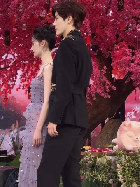 今天应该可以看到雅雅姐和傲来国三少了吧