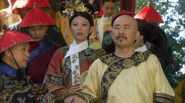 甄嬛传华妃指责安答应歌声引后宫争斗