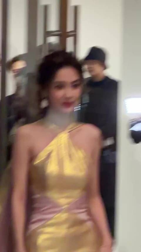 久违的Angelababy红毯! 大牌高定➕大牌珠宝,钮钴禄baby回来啦