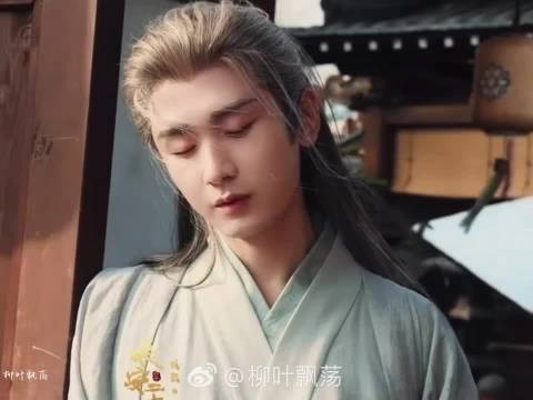 成毅打戏利落哭戏共情,细腻演技传递角色温度