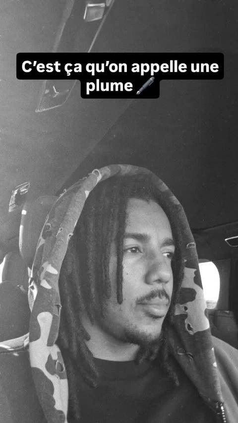 孔德为大家高歌一曲