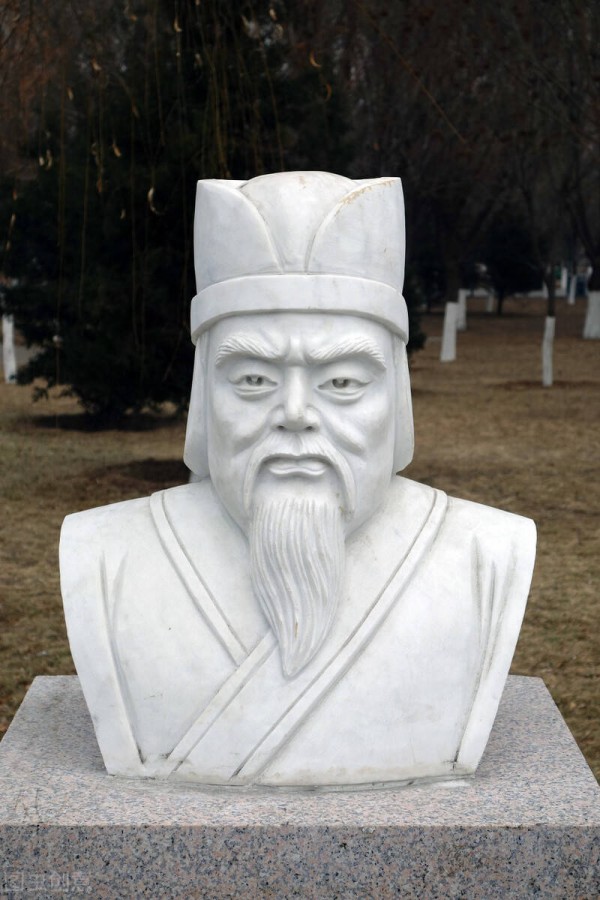 我一直以为孔子周游列国是转的中国，结果地理告诉我他就在河南省