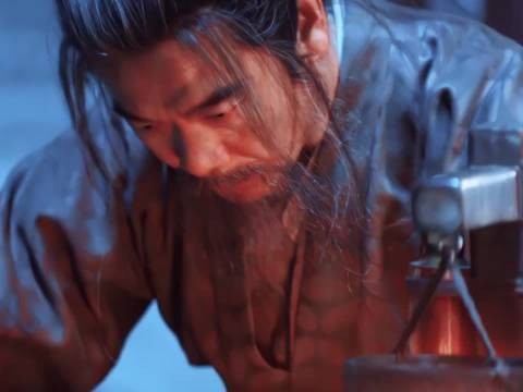 寥寥几个镜头就讲明了乱世中成王败寇的结果，但是只要人还活着就还有希望