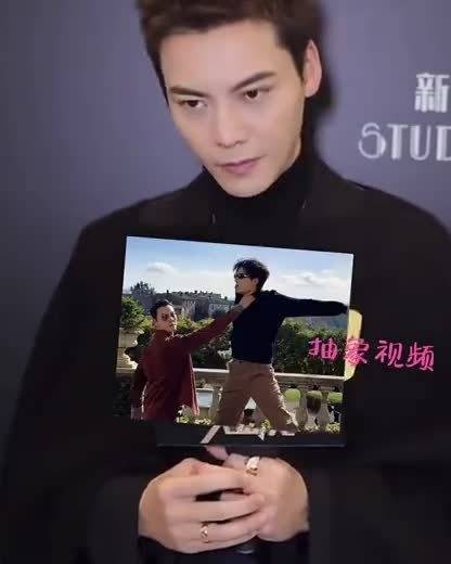 陈伟霆邀王安宇家中做客交流宠物心得