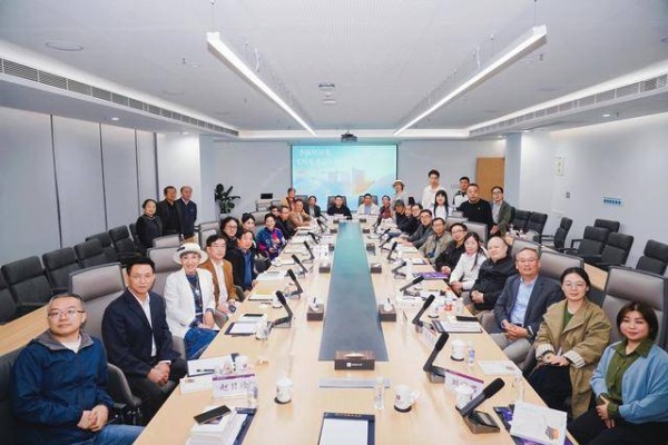 李国坚诗集《时光煮诗》研讨会在深圳理工大学举行