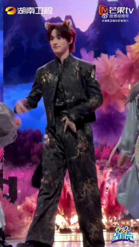 丁程鑫戴狐狸耳跳《谜》卡点封神