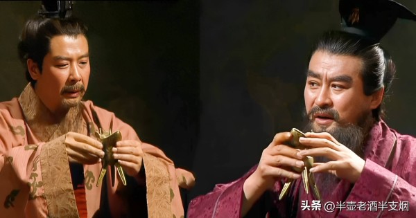 两句话断了袁绍两条肱骨:田丰被赐死颜良被斩杀,都跟刘备有关?