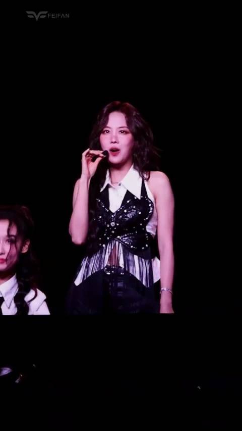 王霏霏《眉飞色舞》直拍舞台魅力爆棚