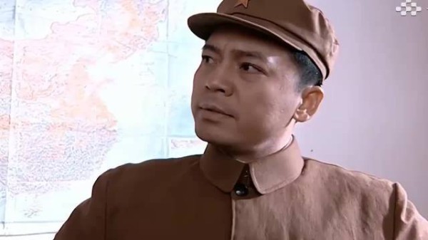 亮剑：赵刚嘴硬说死不去相亲，结果一见到冯楠，眼睛都看直了！