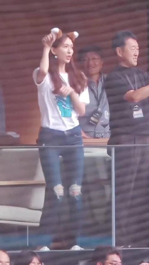 林志玲50岁这状态绝了，满满的少女感，不愧是台湾第一美女