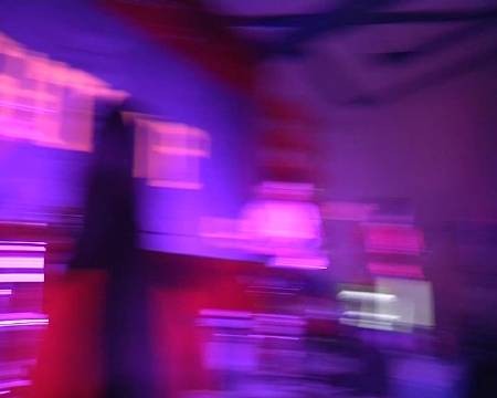 好像最近小红薯很流行这种运镜