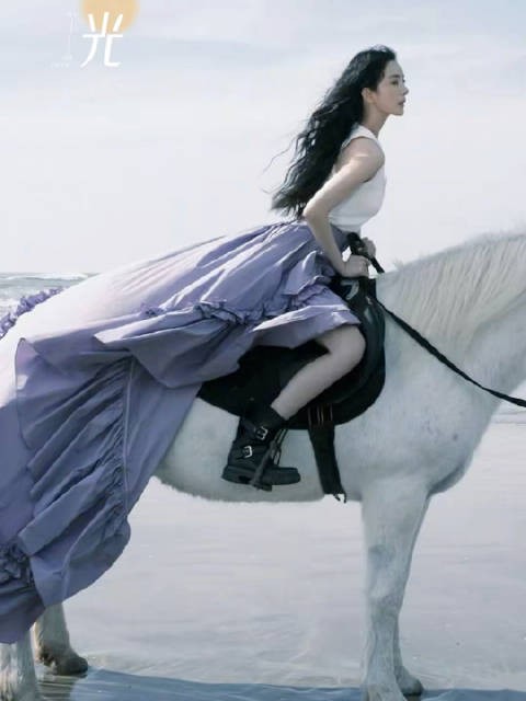 杨幂vogue海边大片！时尚表现力10000%！