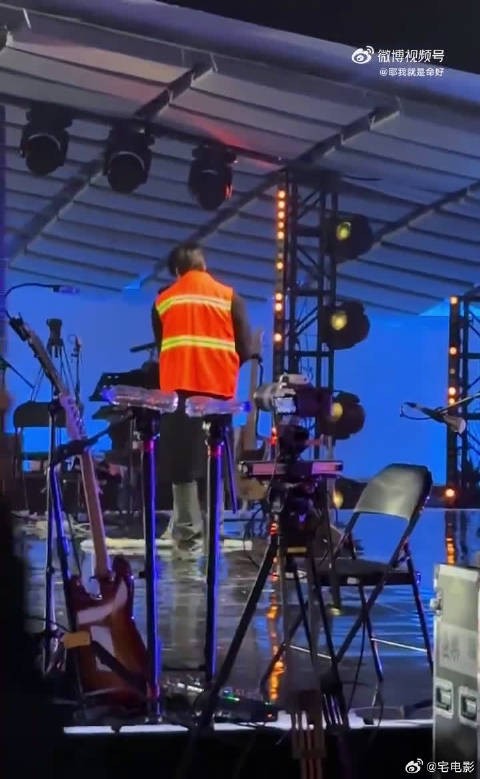 华晨宇直播发言封神!连淮伟的经历,就是最好的印证!