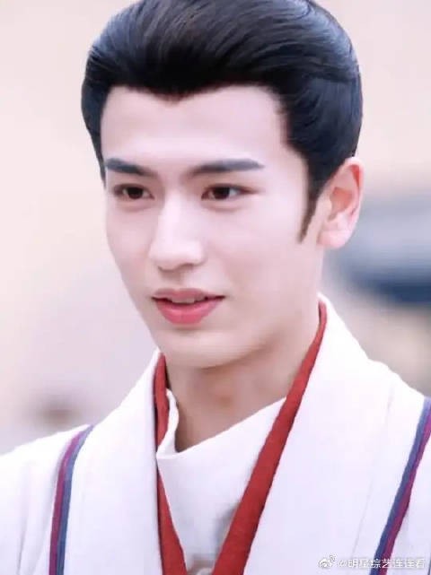 小情侣之间就连吵架都是甜的