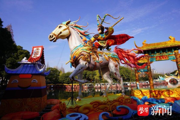 视频｜异常绚丽！南京秦淮灯彩四十周年非遗艺术展登场——