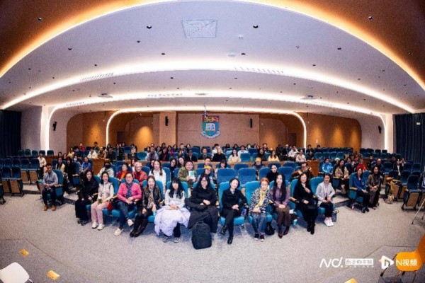 溯源张爱玲的精神来路，黄心村《成为张爱玲》在沪举办签售会