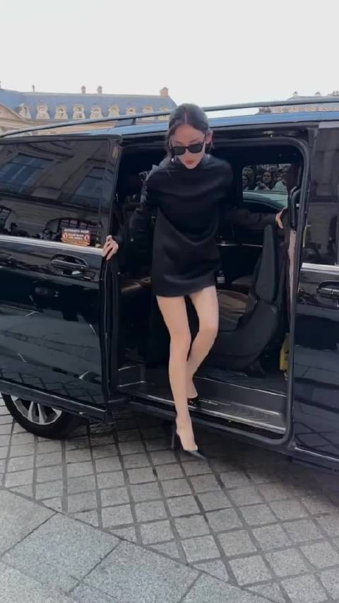 古力娜扎颜值身材获赞，被评同年龄段颜值TOP