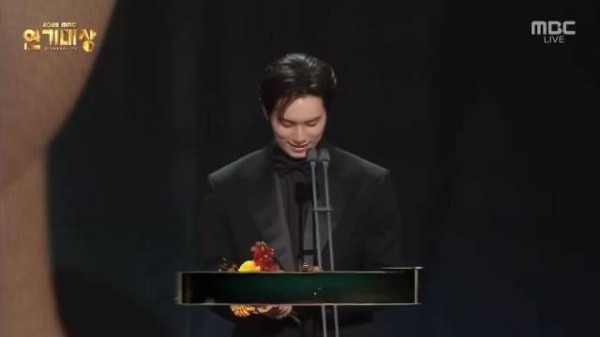 男新 李彩玟/李信永