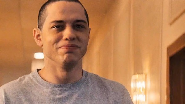 男人发现了养老院里一个可怕的秘密，而他竟也是其中的受害者之一