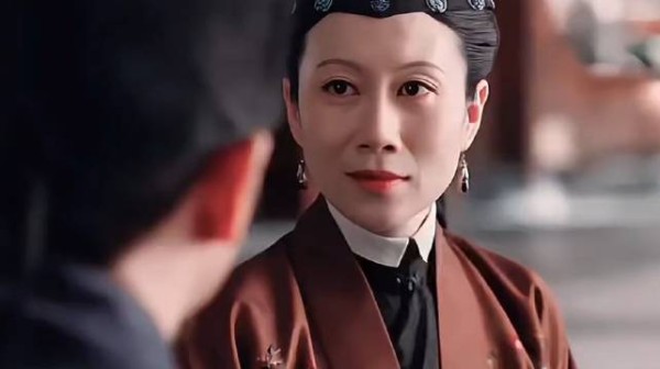 男子惦念初恋一生，晚年才知妻子当年谎言拆散姻缘