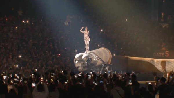 蔡依林台北巡演首场官摄曝光,踩蛇出场震撼全场