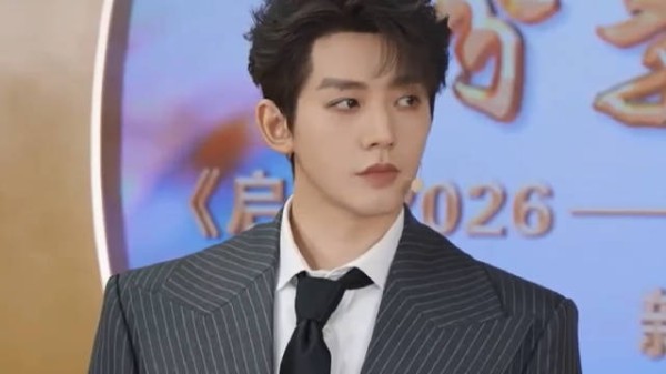 邓为三登央视舞台,亮相跨年晚会