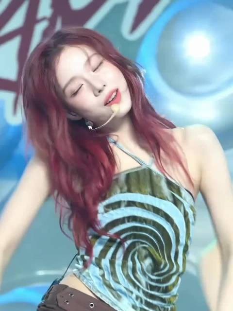 这一场的金玟庭实在是太美了,这个发色好赞