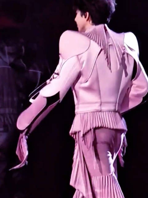 你们爱看后背这个机位 @摩登兄弟刘宇宁 ，Cr水印