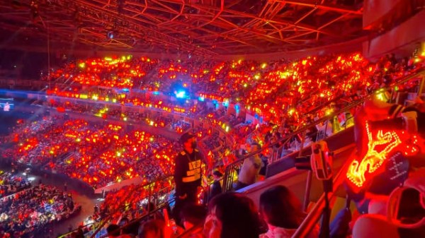 红海看起来很震撼，确实太美了！