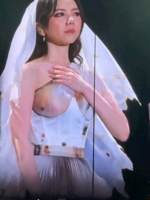 涵姐真美，这样穿远看近看都很美，这设计师要加鸡腿