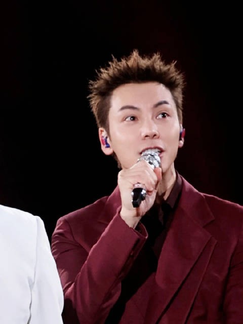 在花车上唱跳《最好的舞台》，湖南卫视跨年直拍