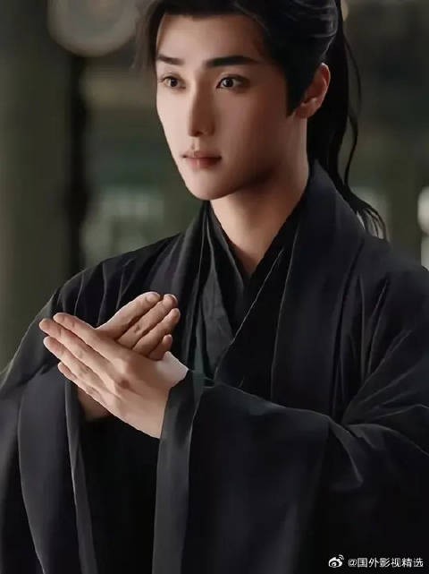 大黑蛇：师祖你看我带谁回来了