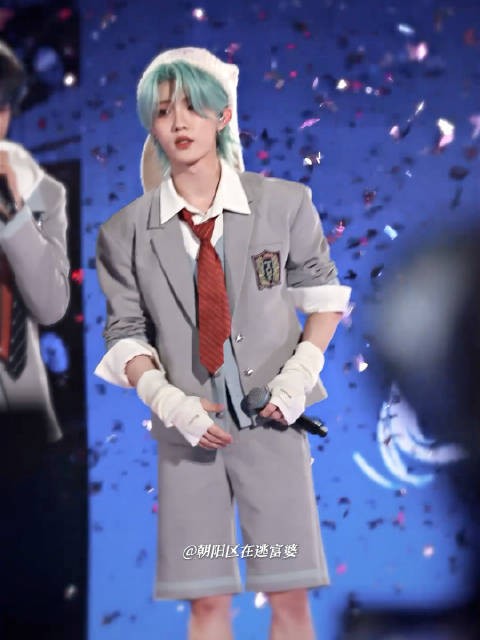 相机翻出来一个苏新皓生视频，美成啥了