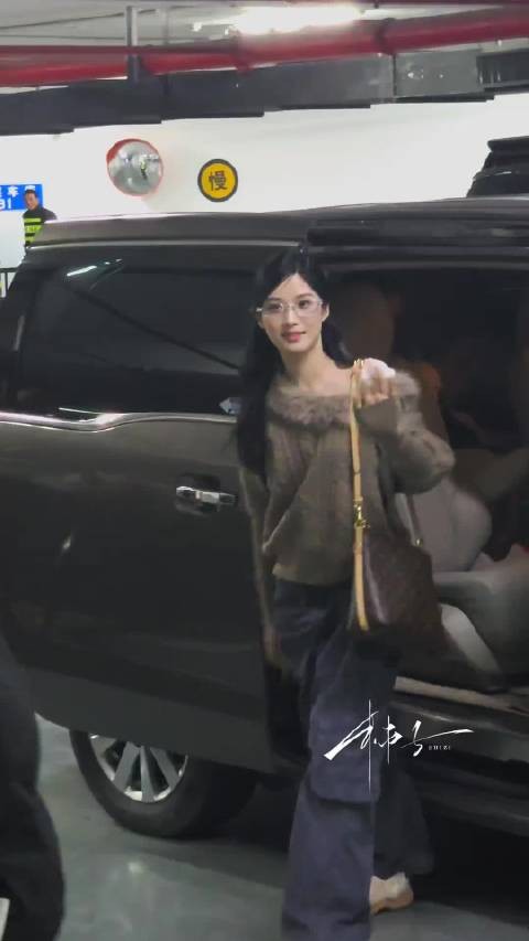 晓晓也太适合高智感的造型了吧,太美了宝宝