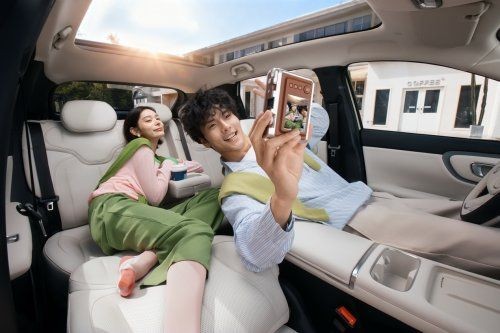 长安启源全新Q05与重庆国际光影文化旅游季共同点亮山城