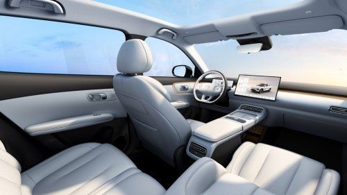 长安启源全新Q05与重庆国际光影文化旅游季共同点亮山城