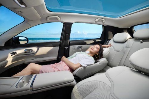 长安启源全新Q05与重庆国际光影文化旅游季共同点亮山城