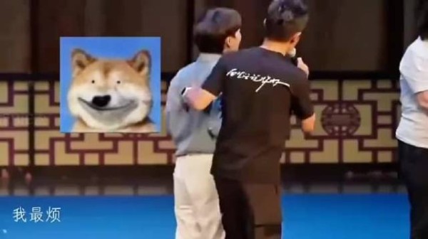 撤贝宁:最烦周深,一问啥也不会,拿了话筒就像练了80多年!