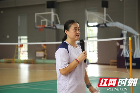 吴梦灿 (499)奥运冠军耐心解答同学们问题_副本.jpg