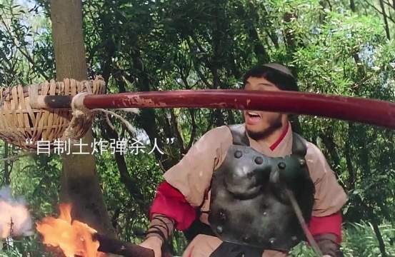 杀手自制土质炸弹杀人，不料却把自己炸得狼狈不堪